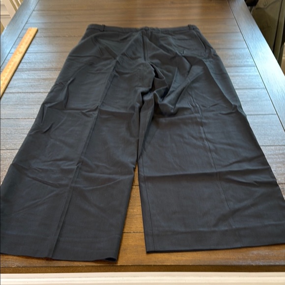 J. Crew Petite lower-rise Essential wide-leg pant in city twill Size 12 Petite - Picture 13 of 13